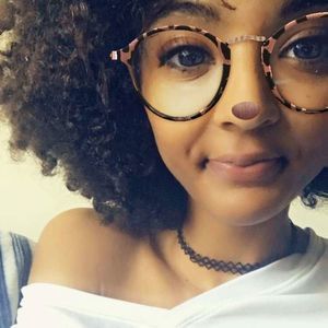 Meet your Posher, Neli